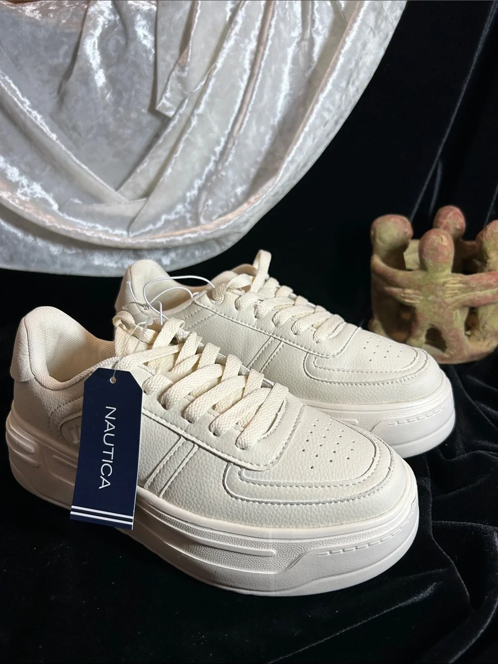 NWT NAUTICA  THICK SOLE SNEAKERS 6.5